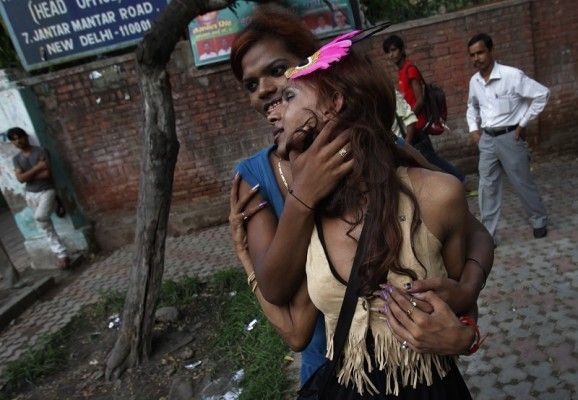 Participants attend a Queer Azaadi (freedom), an event promoting gay, lesbian, bisexual and transgender rights in New Delhi July 2, 2011. The event was organised to celebrate the second anniversary of the verdict which decriminalised homosexuality in India, a media release said. REUTERS/Adnan Abidi (INDIA - Tags: SOCIETY) - RTR2ODPC