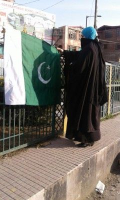 pakistani flags in sri nagar