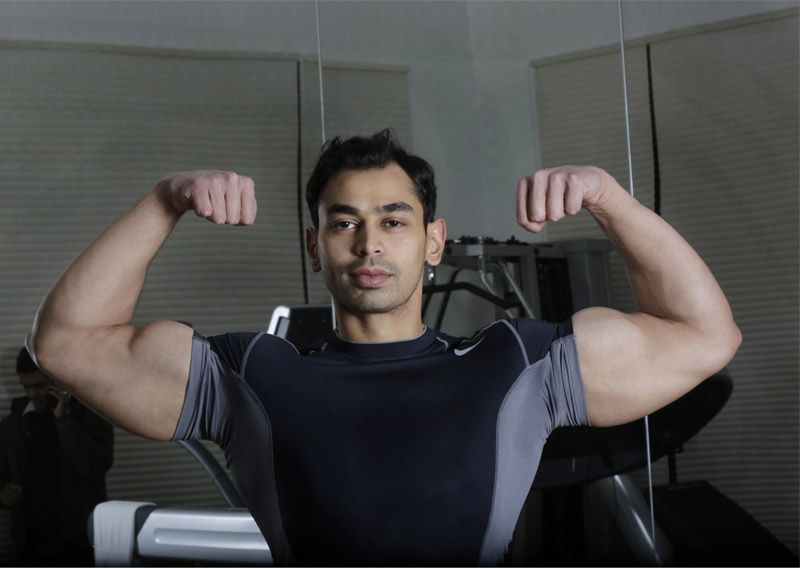 बॉडी बिल्डिंग के शौकीन हैं अपर्णा के पति प्रतीक.