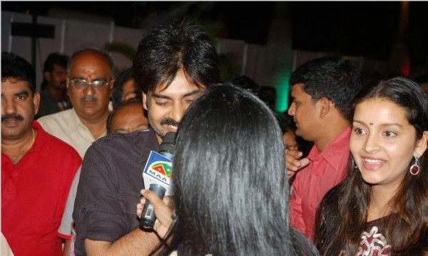 रेणु देसाई के साथ पवन फोटो- 24krafts से 