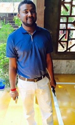 rocky yadav with pistol