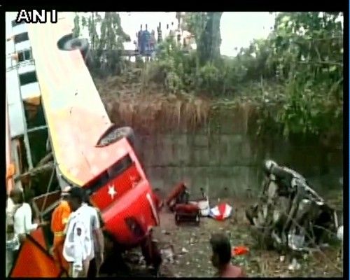 accident pune-mumbai