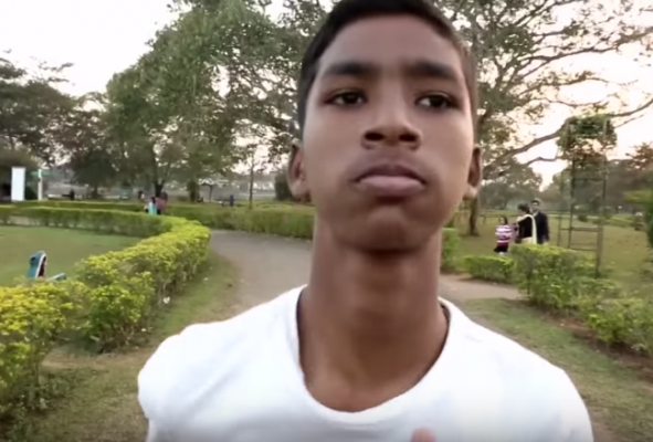 बुधिया सिंह 2015 में. इमेज यूट्यूब पर 'मैराथन बॉय' फिल्म से