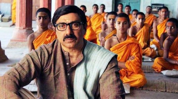 mohalla-assi-759 - Copy