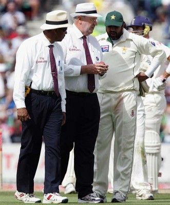 Darrell Hair vs Inzimam-ul-Haq