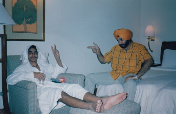 in-a-lighter-moment-with-son-karan_L