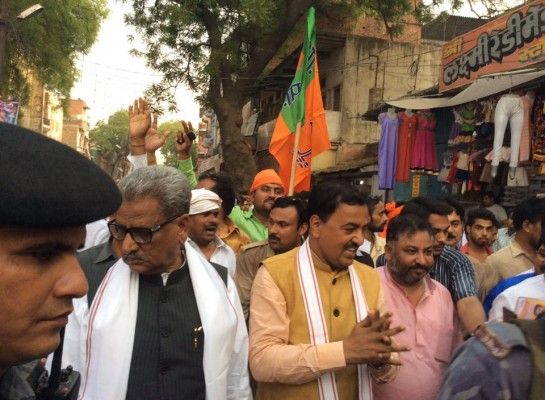 ओपी माथुर के साथ दयाशंकर सिंह