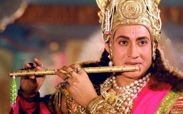 कृष्ण के रोल में सर्वदमन बनर्जी