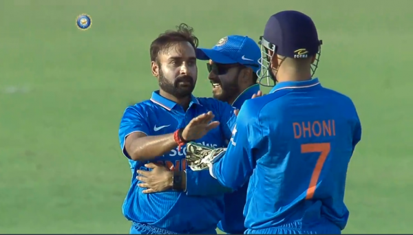 ऊपर दाएं कोने में है ब्रिटिश स्टार ऑफ इंडिया