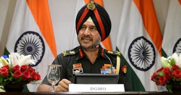 प्रेस कॉन्फ्रेंस के दौरान DGMO
