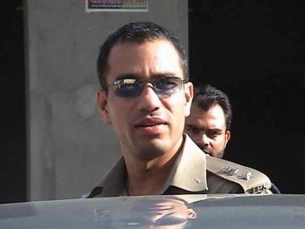 नवनीत सिकेरा