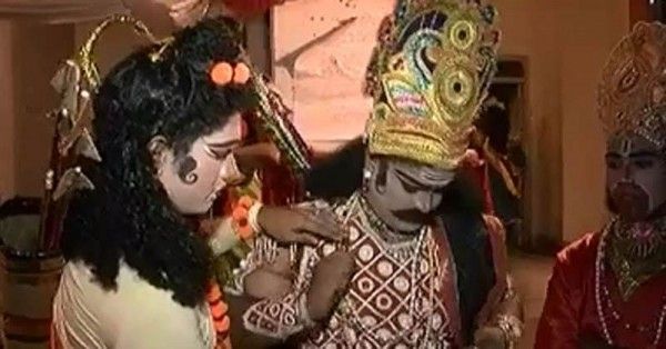 लखनऊ में रामलीला करने वाले कलाकार