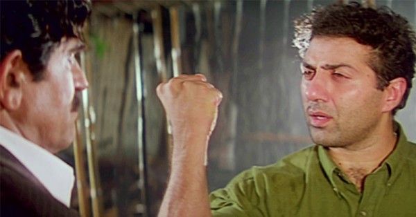 फिल्म 'दामिनी' में चड्ढा (अमरीश पुरी) और गोविंद (सनी देओल) का एक संवाद.