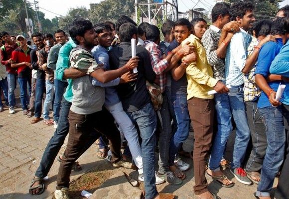 अबे थोड़ा तो एडजस्ट कर लो भाई