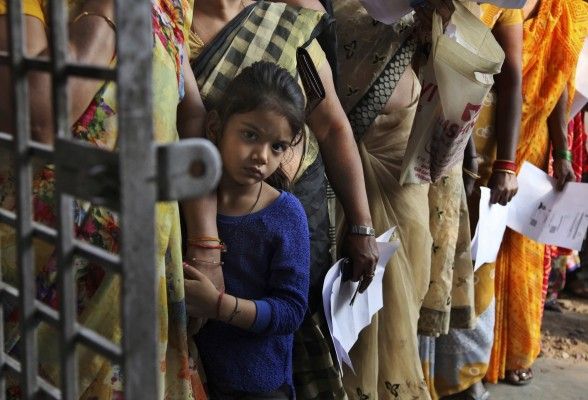 ये लोग कर क्या रहे हैं?