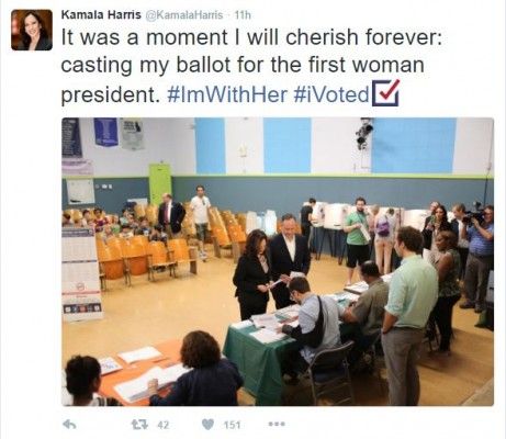 kamala harris voting fo hilery