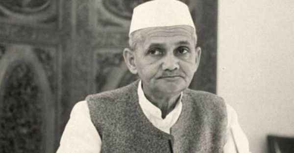 लाल फीचर