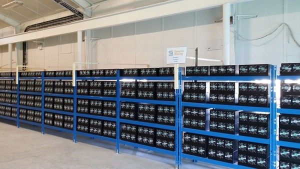 800px-Cryptocurrency_Mining_Farm