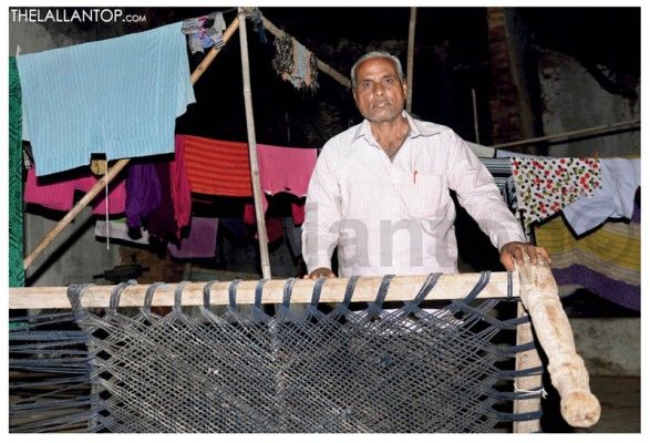 घर-घर फेरी लगाकर कबाड़ जुटाते हैं अरविंद