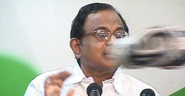 जब चिदंबरम पर जूता फेंका गया