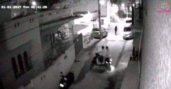 1 जनवरी को बेंगलुरु में एक लड़की से बदसलूकी हुई थी. CCTV फुटेज स्क्रीनग्रैब.