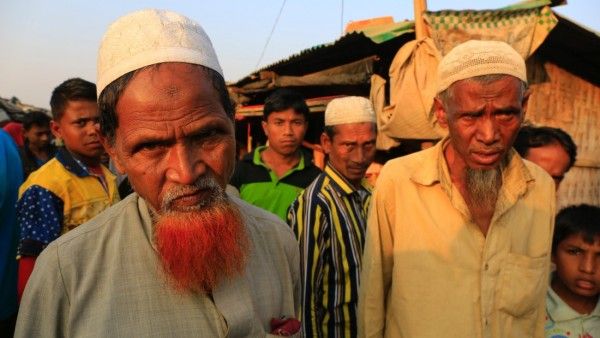 बांग्लादेशी कैंप में रोहिंग्या मुस्लिम. Source_CNN