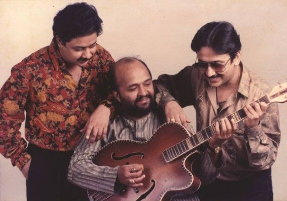 आनंद मिलिंद की जोड़ी के साथ