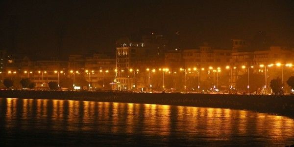 रात के वक्त मुंबई का मरीन ड्राइव (फोटोःWonderful Mumbai)