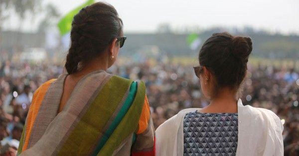 अमनमणि त्रिपाठी के लिए चुनाव प्रचार के दौरान उनकी बहनें अलंकृता (बाएं) और तनुश्री (दाएं)