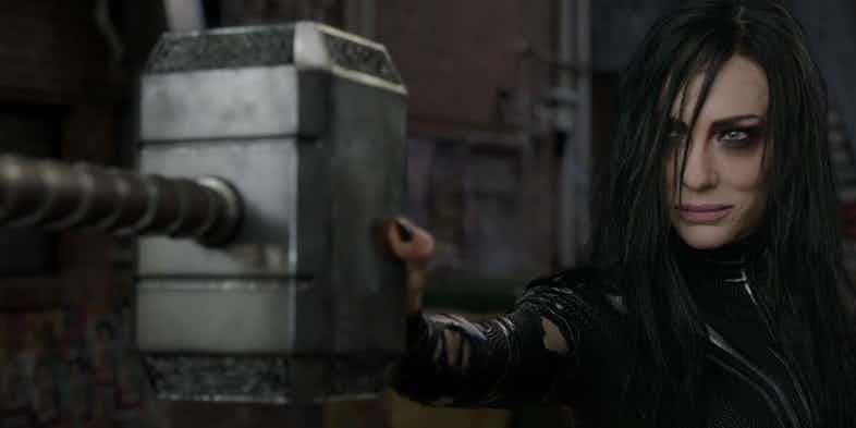 Thor-Ragnarok-Hela-destroys-Mjolnir
