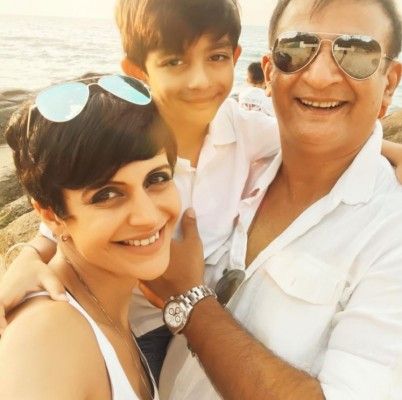 mandir bedi with husband