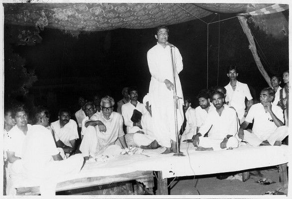 सभा को संबोधित करते हुए घनश्याम तिवाड़ी 