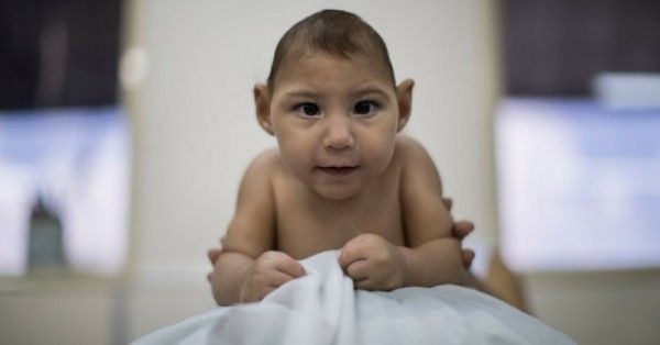 साल 2015 में ज़ीका वायरस की वजह से दक्षिण अमेरिकी देशों में खास तरह के बच्चे पैदा होने से हड़कंप मच गया था.