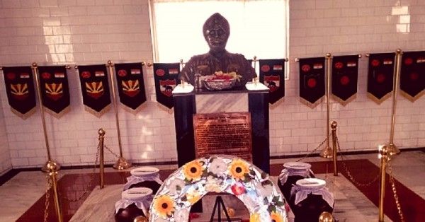 तवांग के वॉर मेमोरियल में लगी सूबेदार जोगिंदर सिंह की प्रतिमा.