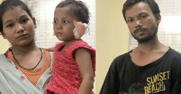 बच्ची और उसके मां-बाप