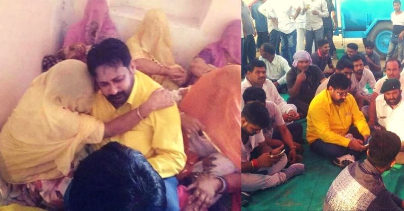 आनंदपाल की मां को ढांढस बंधाते और उसके गांव सांवराद में शोक सभा में बैठे करणी सेना के अध्यक्ष सुखदेव सिंह गोगामेड़ी.