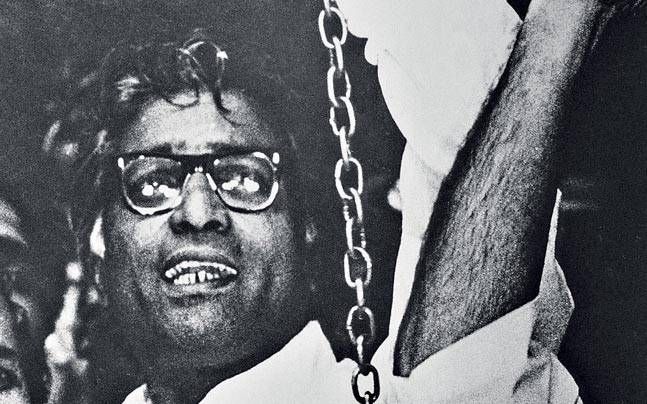 जॉर्ज की वो तस्वीर जो प्रतिरोध का प्रतीक बन गई 