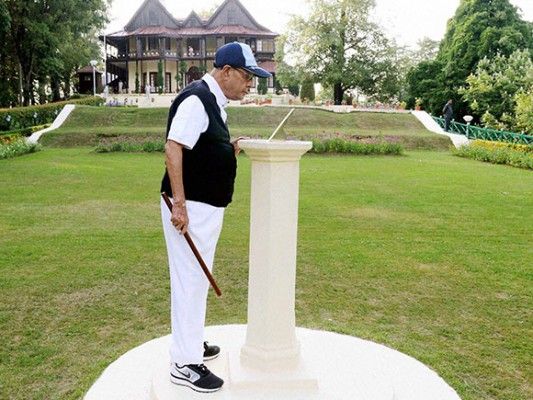 president-pranab-mukherjee-at-retreat-mashobra-in-shimla-14651978461181