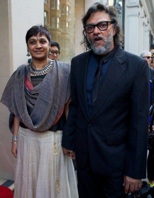 अपनी पत्नी के साथ राकेश मेहरा