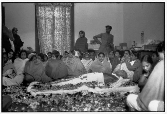 गांधी जी का पार्थिव शरीर (1948)