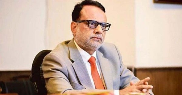 रेवेन्यू सेक्रेटरी हसमुख अधिया