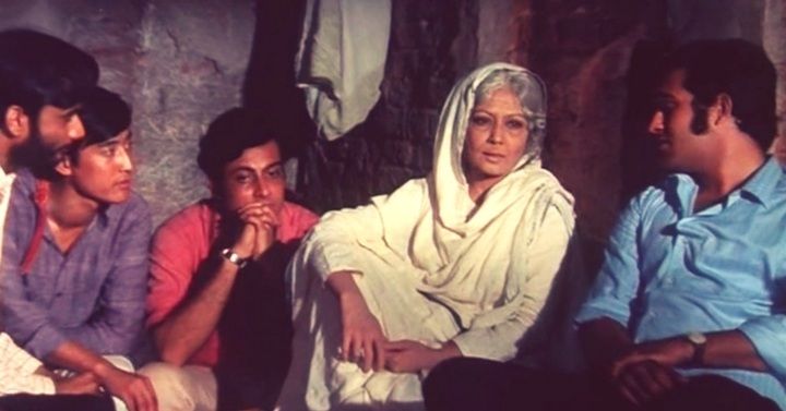 गुलज़ार की फिल्म 'मेरे अपने' (1971) में मीना कुमारी.