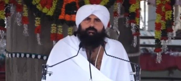 पंकज यादव, जिसके हाथ गुरुदेव की विरासत आई.