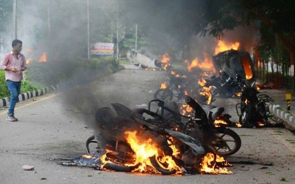 सिरसा आग के हवाले.