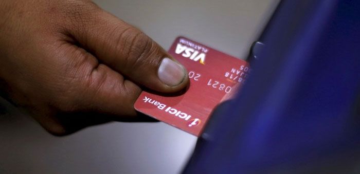 ATM कार्ड का इस्तेमाल सोच समझ करें.