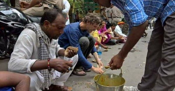 अर्थशास्‍त्र पर ज्यां द्रेज की अब तक 12 किताबें छप चुकी हैं. अर्थशास्त्र के लिए नोबेल पुरस्कार से सम्मानित अमर्त्य सेन के साथ मिलकर भी कई किताबें लिख चुके हैं.