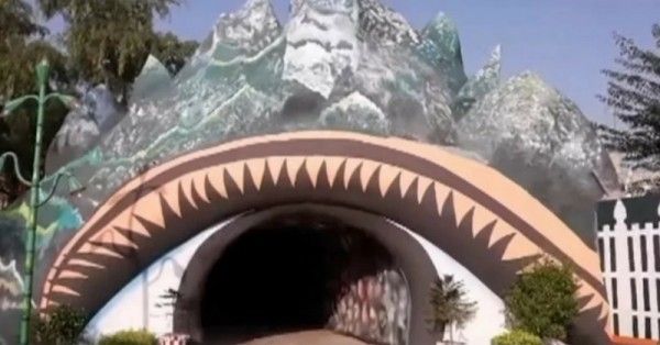 तलाशी में डेरे से दो सुरंगें भी मिली हैं.