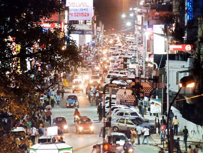 बंगलुरु रहने के लिहाज से सुंदर शहर माना जाता है.