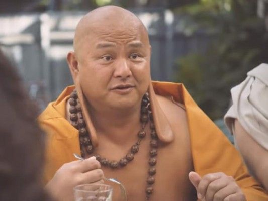 वीडियो में बुद्धा भी शामिल हैं, जो मीट और शराब का सेवन करते दिखाए गए हैं.