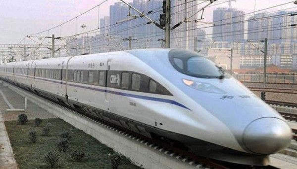 टीटी ट्रेन के अंदर है, गार्ड नहीं जो बाहर झांके